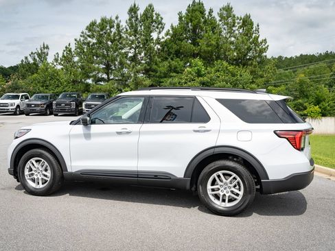New 2026 Ford Explorer Active RWD image 7