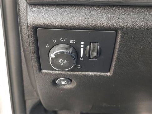 Certified 2021 Jeep Grand Cherokee Laredo X image 28