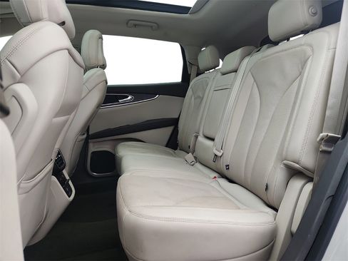 Used 2020 Lincoln Nautilus Reserve image 23