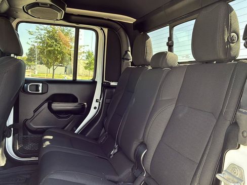 Used 2021 Jeep Gladiator Sport AWD/4WD image 35
