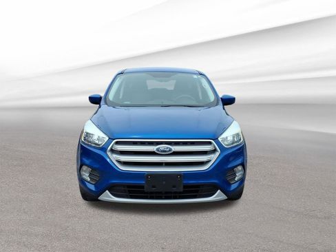 Used 2017 Ford Escape SE w/ SE Cold Weather Package AWD/4WD image 2