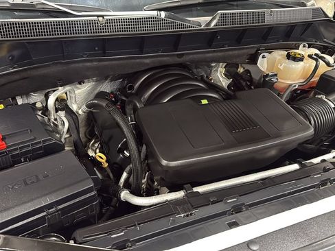 Used 2019 Chevrolet Silverado 1500 LT w/ Convenience Package AWD/4WD image 32