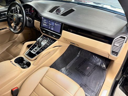 Used 2019 Porsche Cayenne image 14