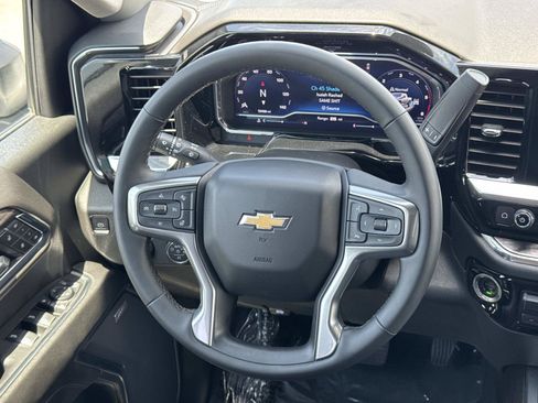Used 2024 Chevrolet Silverado 2500 LTZ w/ LTZ Convenience Package AWD/4WD image 10