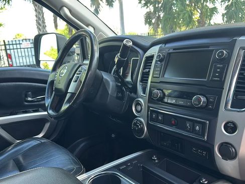 Used 2019 Nissan Titan PRO-4X w/ Pro-4x Convenience Package image 11