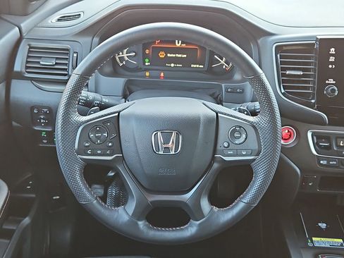 Certified 2025 Honda Passport TrailSport image 31