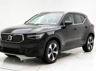 Used 2025 Volvo XC40 B5 Core AWD/4WD video 2