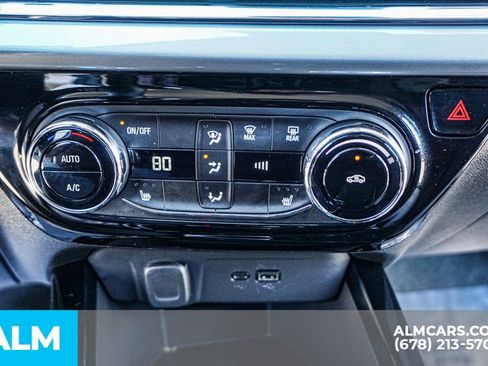 Used 2025 Chevrolet Trax LT w/ LT Convenience Package image 40