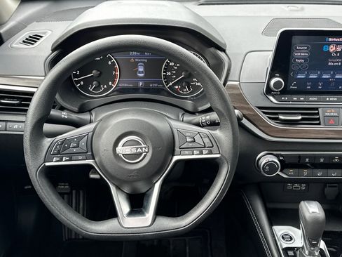 Certified 2023 Nissan Altima 2.5 SV image 14