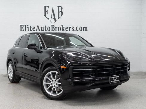 Used 2024 Porsche Cayenne AWD/4WD image 57