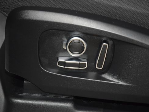 Used 2024 Land Rover Defender 130 X AWD/4WD image 42