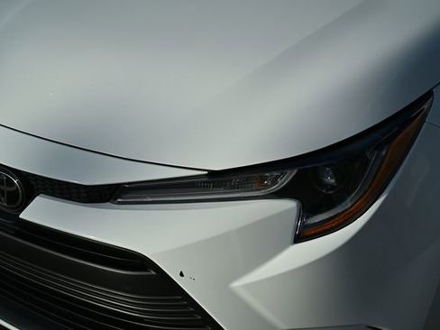 Used 2023 Toyota Corolla LE image 14