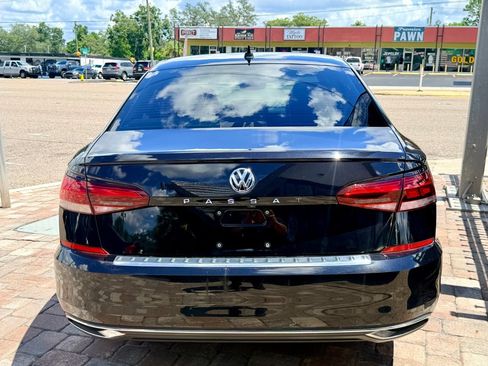 Used 2021 Volkswagen Passat 2.0T SE FWD image 8