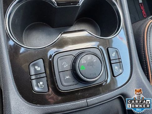 Used 2022 GMC Acadia AT4 w/ Technology Package AWD/4WD image 24