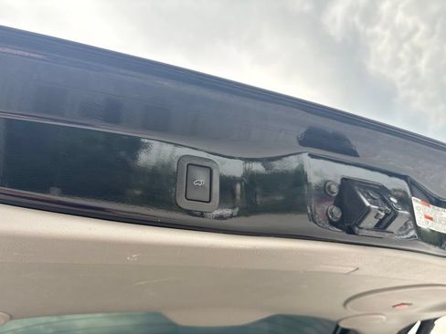 Used 2019 Toyota Highlander Limited AWD/4WD image 40