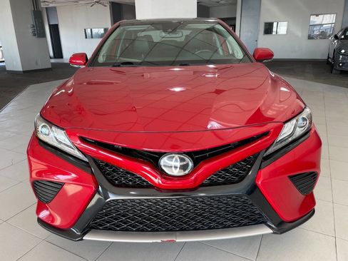 Used 2019 Toyota Camry XSE image 2