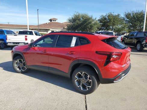 New 2026 Chevrolet Trax LT w/ Driver Confidence Package image 5