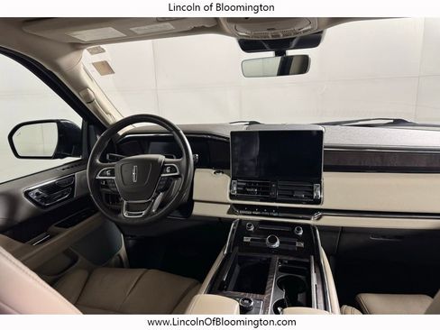 Used 2022 Lincoln Navigator Reserve image 23