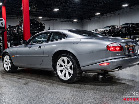 Used 2003 Jaguar XK8 Coupe image 3