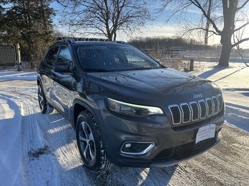 Used 2019 Jeep Cherokee Limited w/ Luxury Group image 8