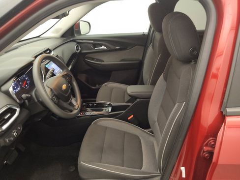 Used 2021 Chevrolet TrailBlazer LT w/ Convenience Package FWD image 17