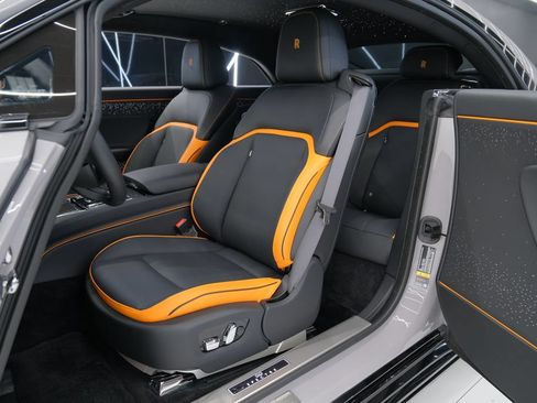 Used 2025 Rolls-Royce Spectre Black Badge w/ Spectre Enhancement Package AWD/4WD image 10