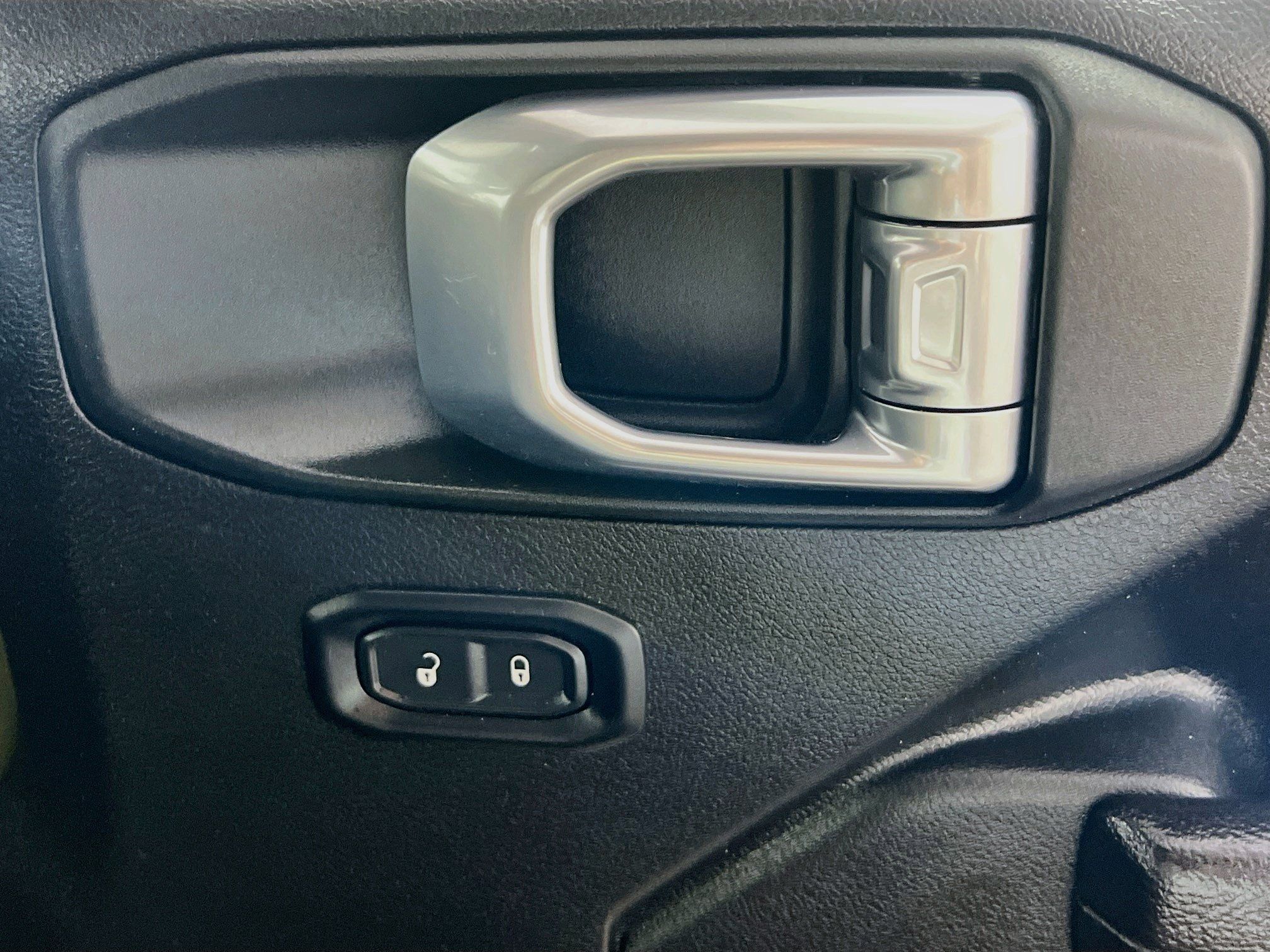 Used 2022 Jeep Gladiator Sport AWD/4WD image 32