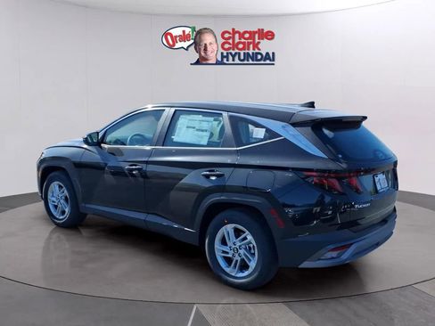 New 2026 Hyundai Tucson SE image 3