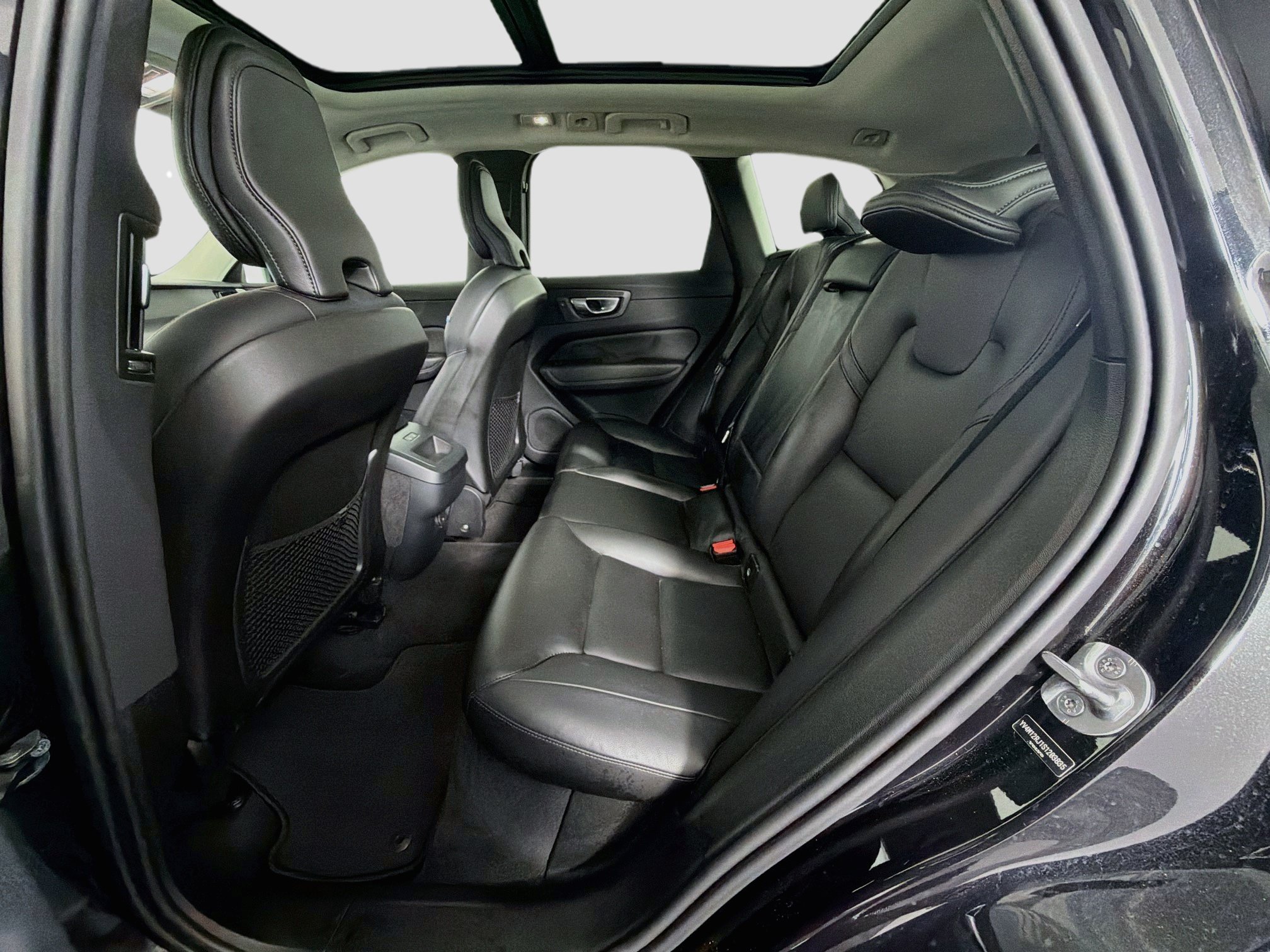 Used 2025 Volvo XC60 B5 Core AWD/4WD image 30