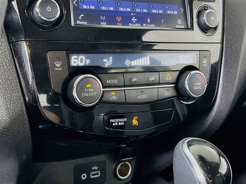 Used 2020 Nissan Rogue Sport SV AWD/4WD image 15