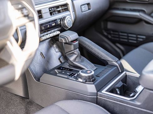 Used 2025 Toyota Tacoma TRD Sport image 19