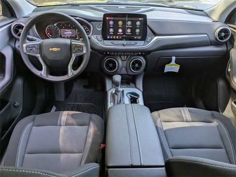 New 2025 Chevrolet Blazer LT w/ Convenience Package image 25