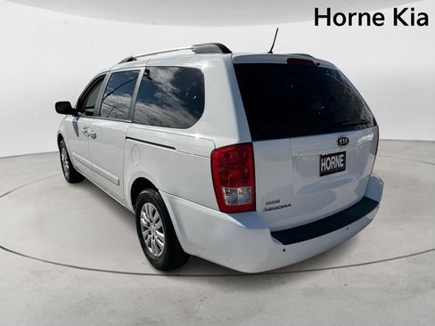 Used 2012 Kia Sedona LX image 5