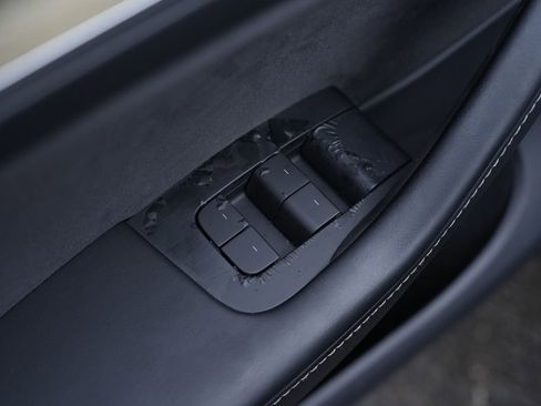 Used 2023 Tesla Model Y Long Range image 26