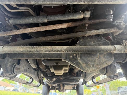 Used 2010 Ford F250 Lariat image 19