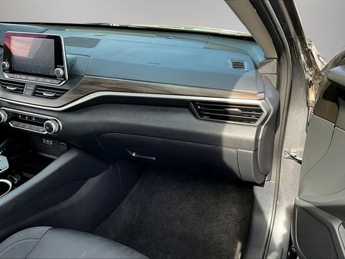 Used 2024 Nissan Altima 2.5 SV image 26