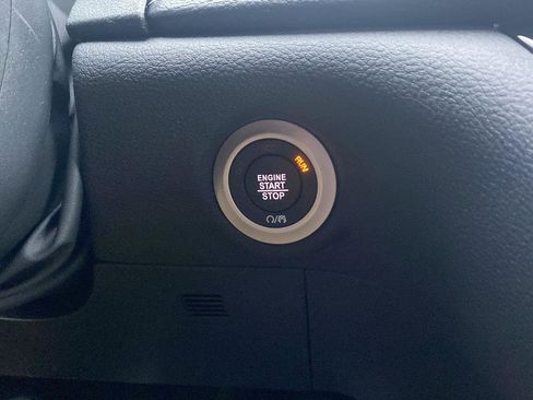 New 2026 Chrysler Pacifica Select w/ S Appearance Package image 10