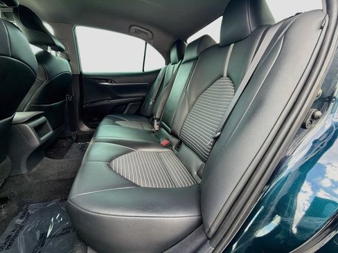 Used 2020 Toyota Camry SE w/ Convenience Package FWD image 19