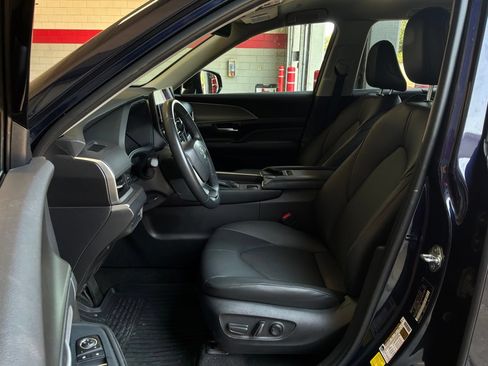 Used 2025 Toyota Grand Highlander FWD image 10