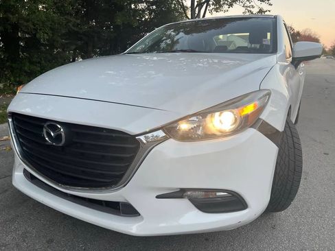 Used 2018 MAZDA MAZDA3 Touring image 3