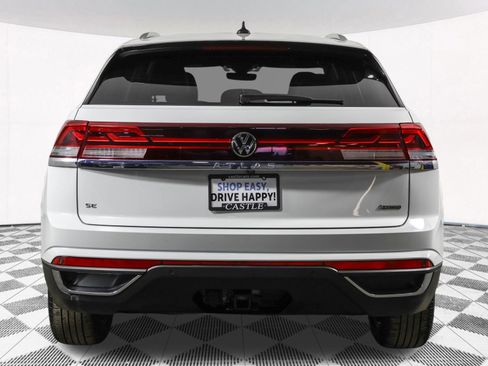 Used 2024 Volkswagen Atlas Cross Sport SE image 16