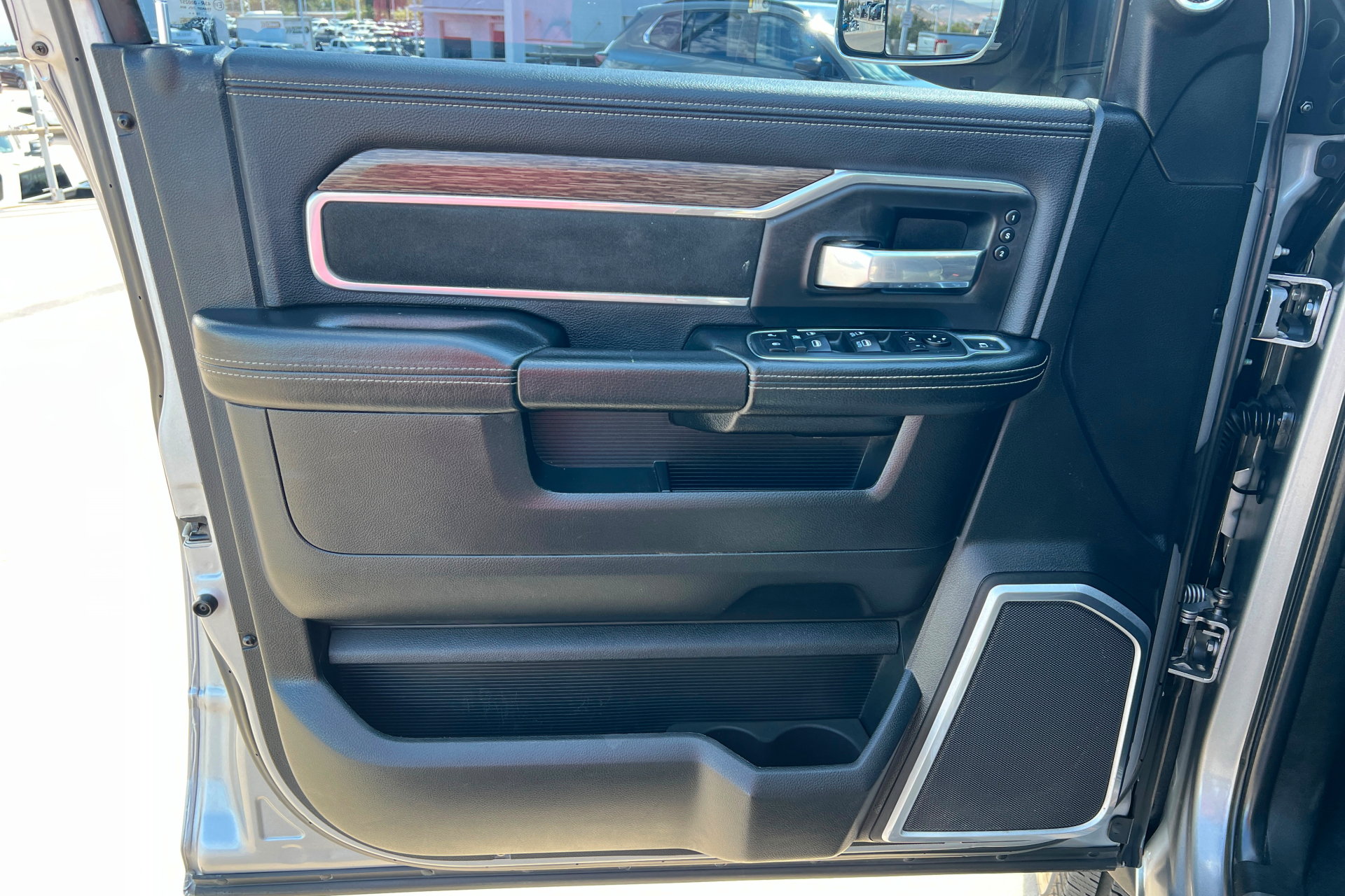Used 2020 RAM 2500 Laramie AWD/4WD image 14