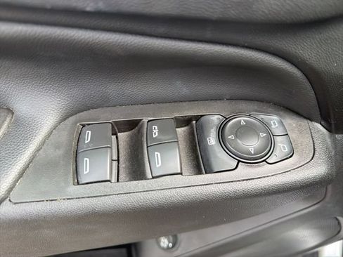Used 2021 Chevrolet Equinox LT FWD image 17