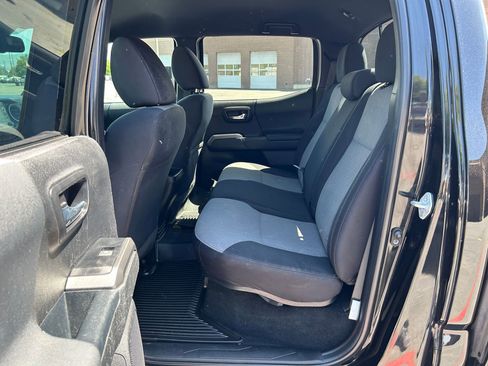 Used 2023 Toyota Tacoma TRD Off-Road w/ Technology Package AWD/4WD image 24