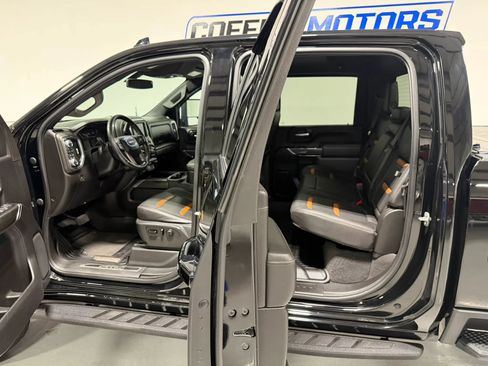 Used 2022 GMC Sierra 3500 AT4 AWD/4WD image 11