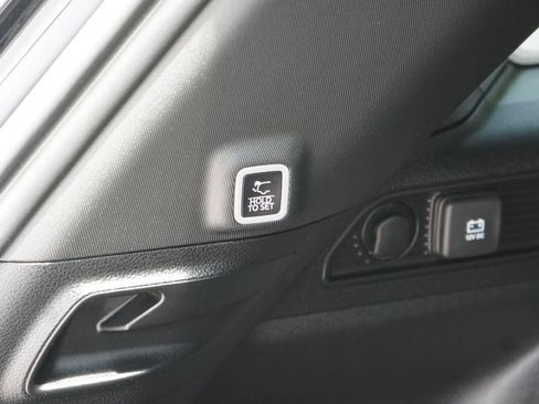 Used 2023 Jeep Grand Cherokee Altitude AWD/4WD image 9