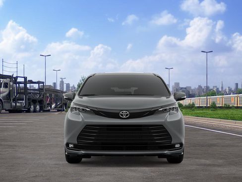 New 2026 Toyota Sienna XLE Woodland Edition image 2