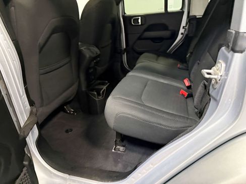 Used 2023 Jeep Wrangler Sahara image 47