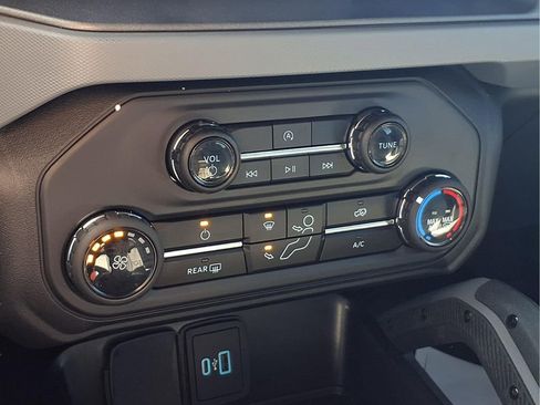 Used 2024 Ford Bronco Big Bend image 7