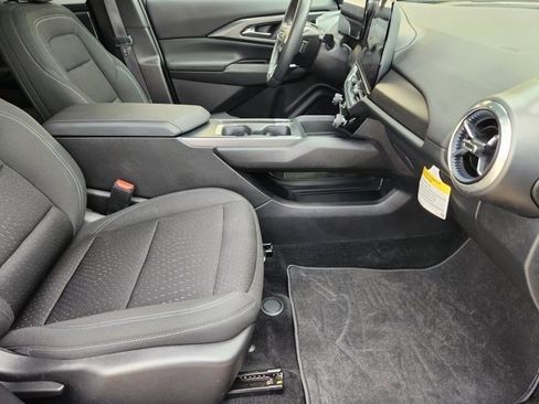 Used 2025 Chevrolet Equinox EV LT image 13